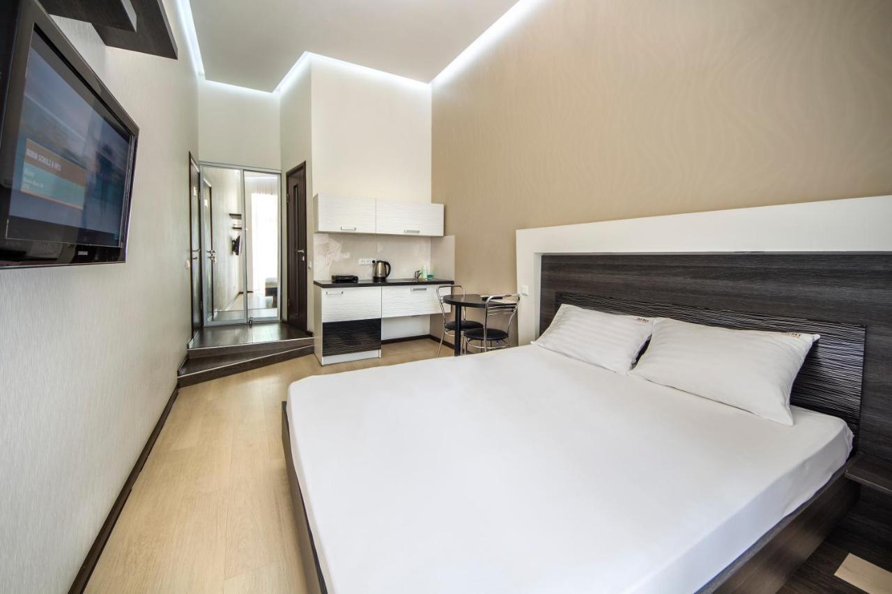 Dayflat Apartments On Mykhailivs'Ka Kyiv Exterior photo