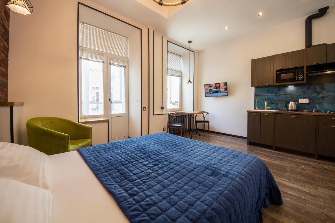 Dayflat Apartments On Mykhailivs'Ka Kyiv Exterior photo
