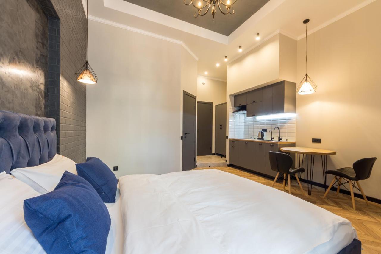 Dayflat Apartments On Mykhailivs'Ka Kyiv Exterior photo