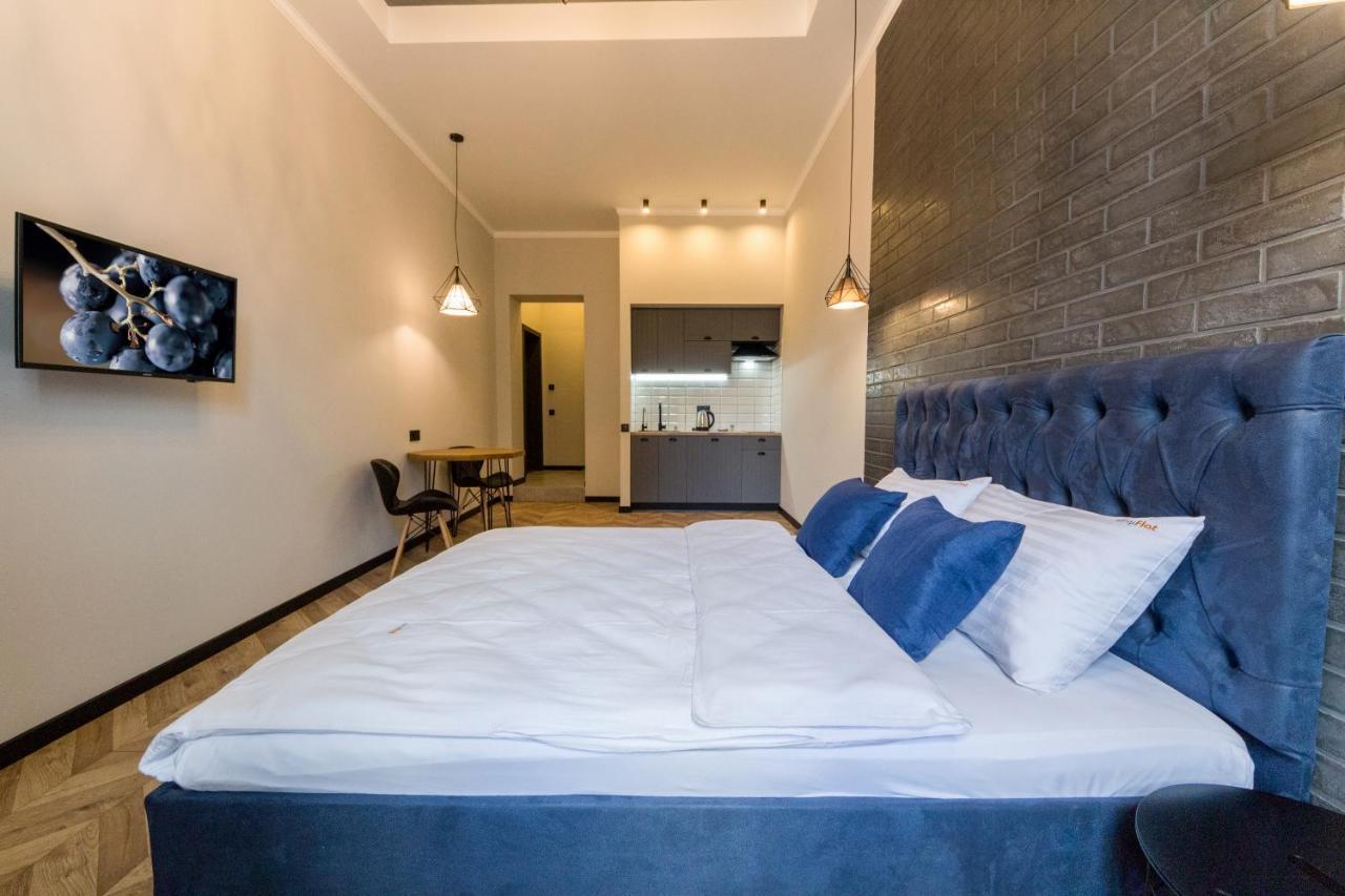 Dayflat Apartments On Mykhailivs'Ka Kyiv Exterior photo