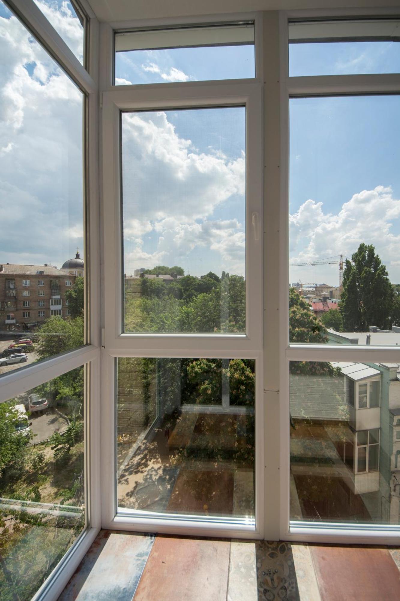 Dayflat Apartments On Mykhailivs'Ka Kyiv Exterior photo