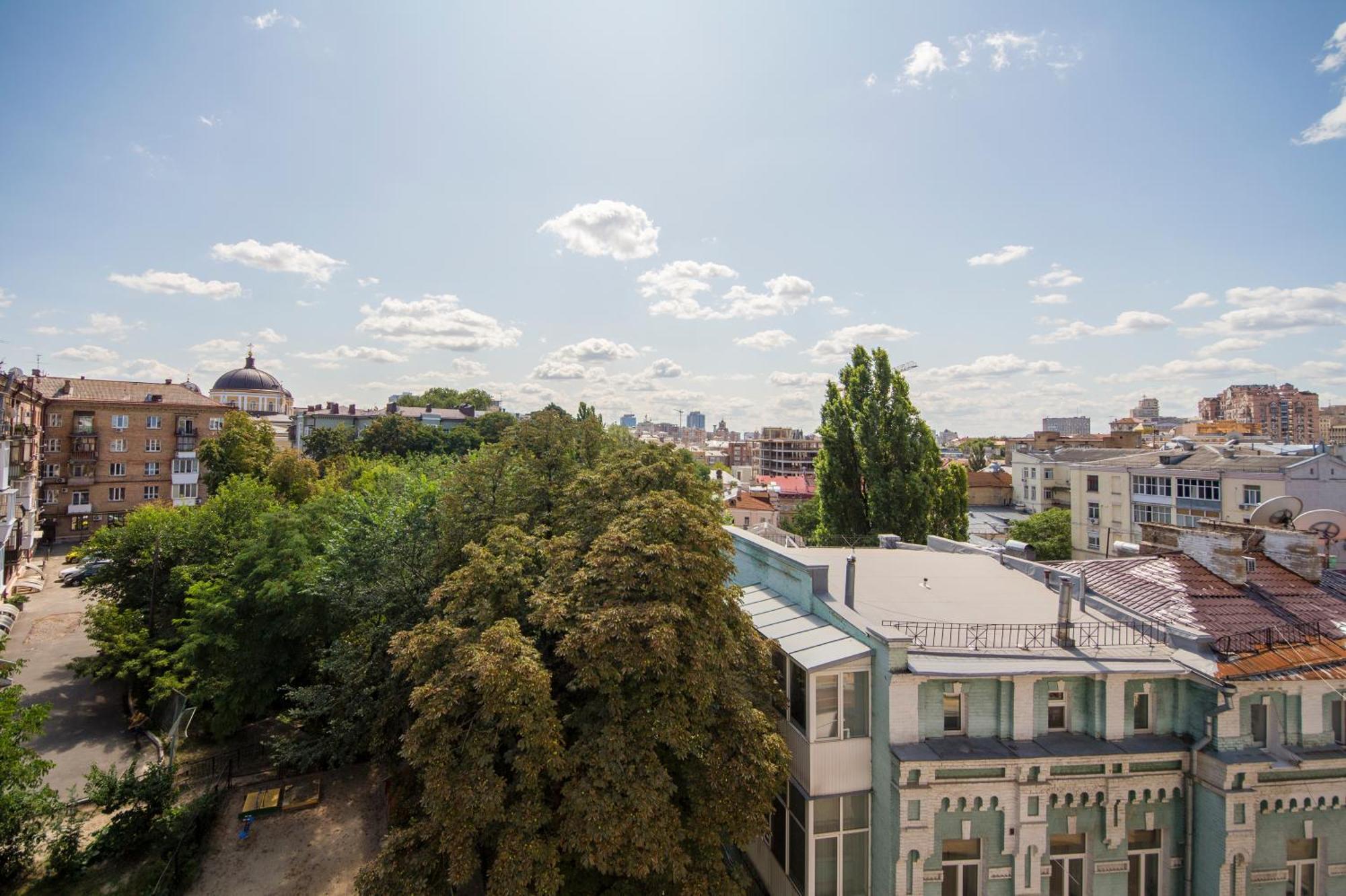 Dayflat Apartments On Mykhailivs'Ka Kyiv Exterior photo