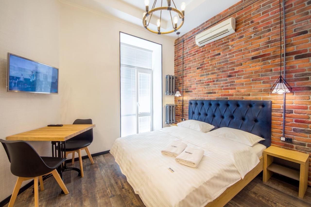 Dayflat Apartments On Mykhailivs'Ka Kyiv Exterior photo