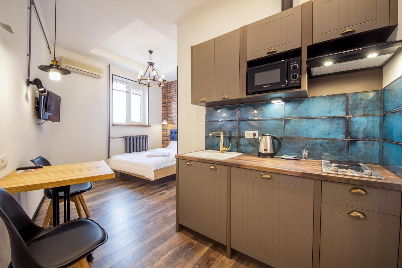 Dayflat Apartments On Mykhailivs'Ka Kyiv Exterior photo